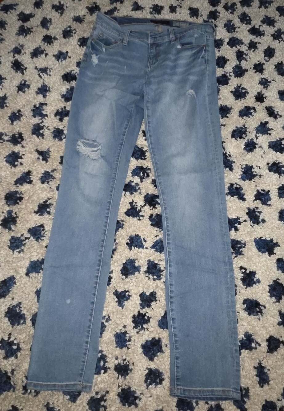 Aeropostale Skinny Distressed Light Wash Jeans Size 6 Regular